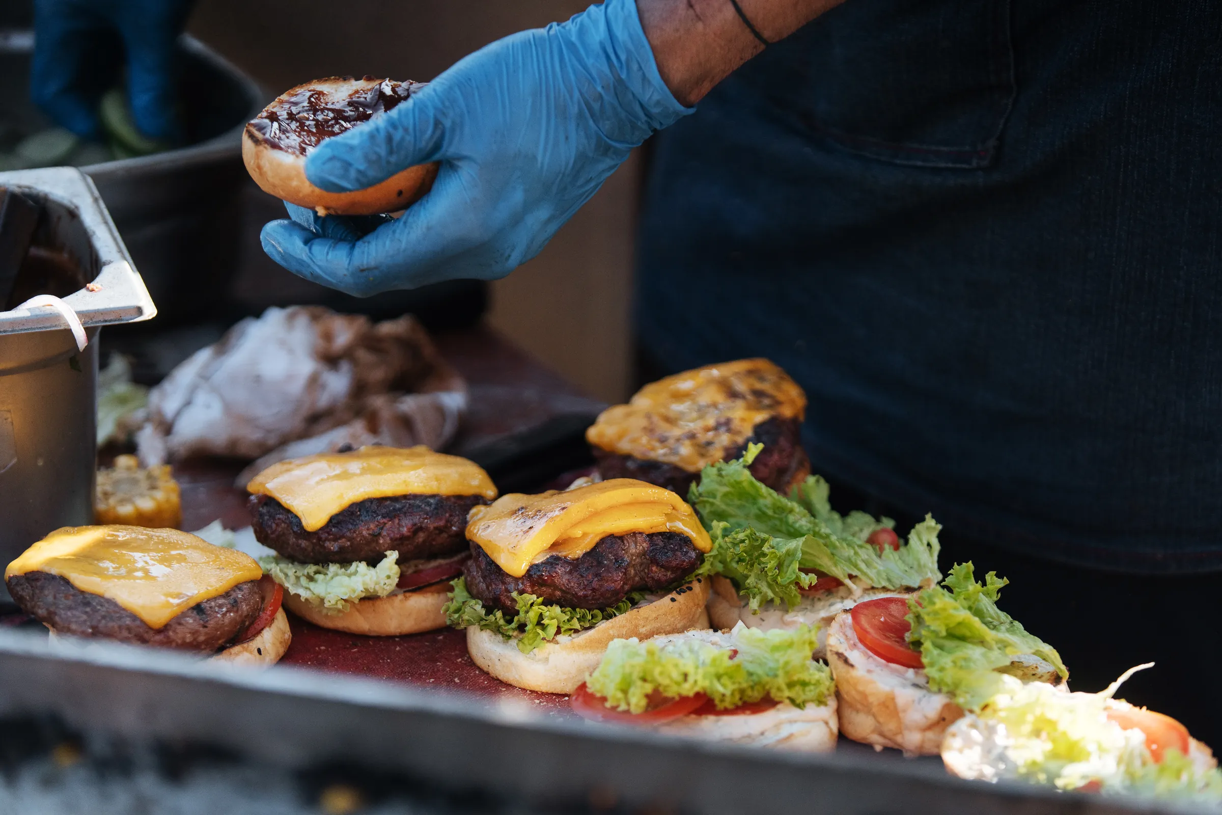 Cheeseburger frisch zubereitet