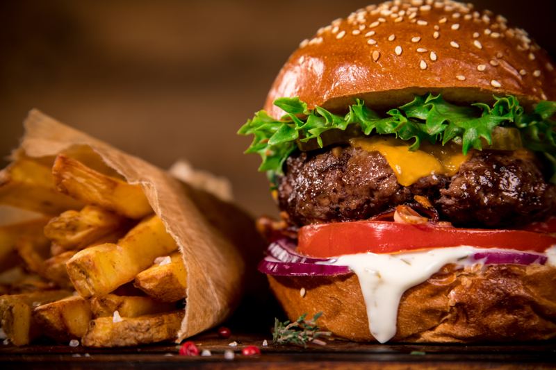 Beef Burger und Veggie Burger