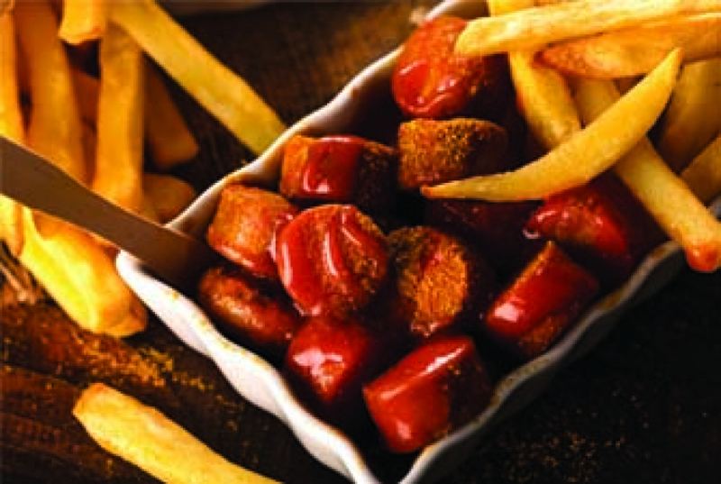 Currywurst & Pommes